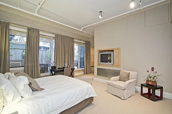 Rented by Olshan Realty | media 17