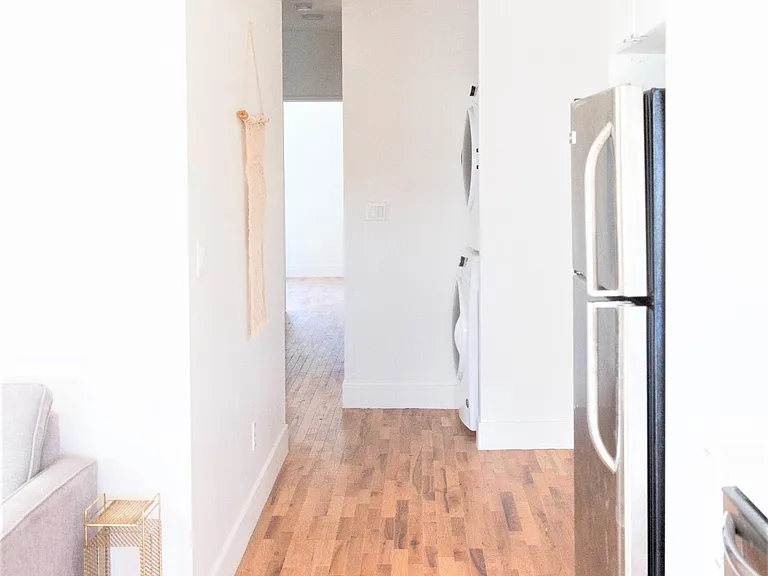 4543 Pickford St — Photo 8