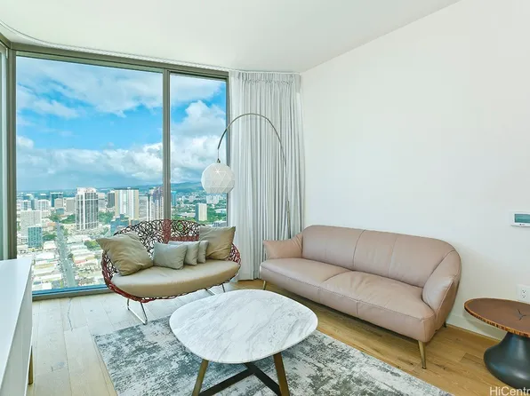 1001 Queen St #Penthouse 3915, Honolulu, HI 96816