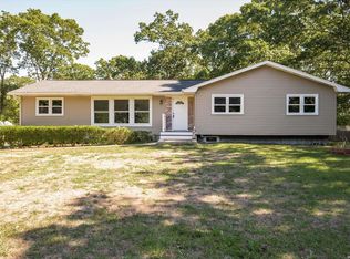 105 Cedarhurst Ave, Medford, NY 11763