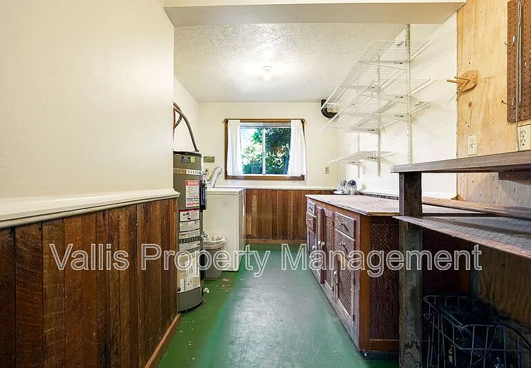 2185 Trade St SE — Photo 14