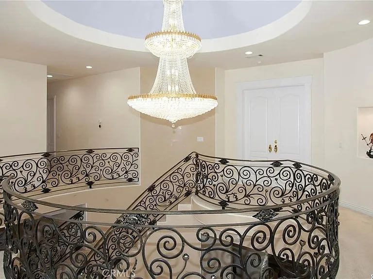 10062 Valley Circle Blvd — Photo 18