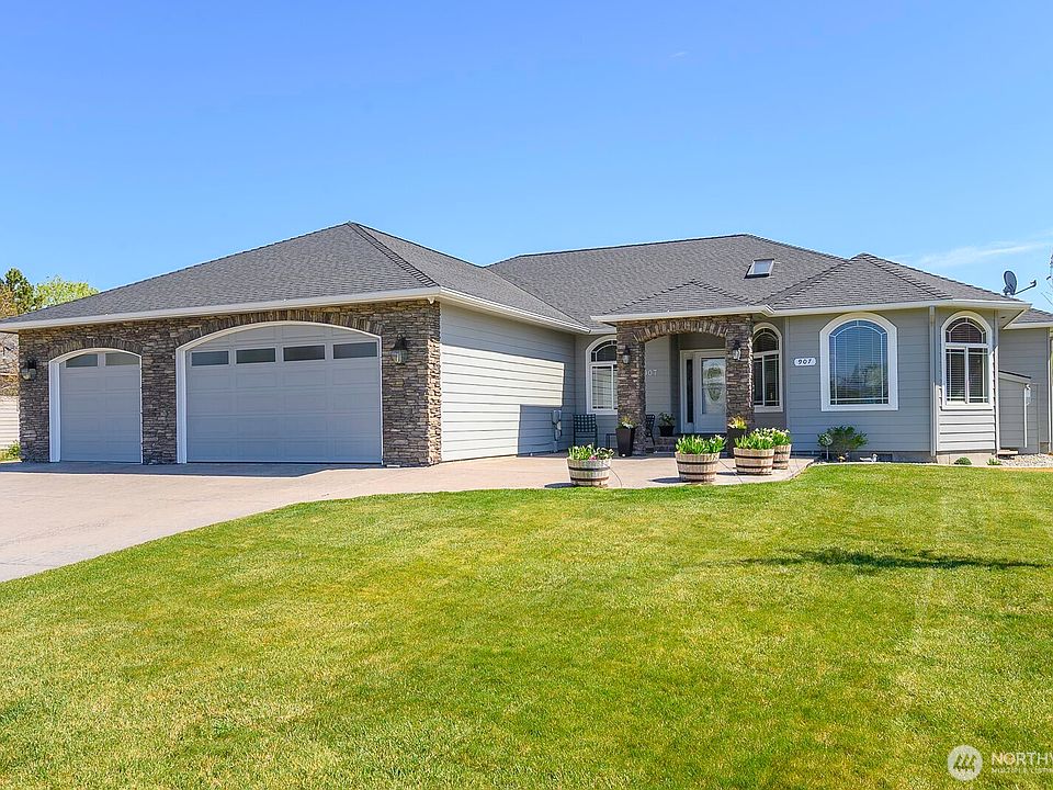 1st image of 907 S Sand Dune Road