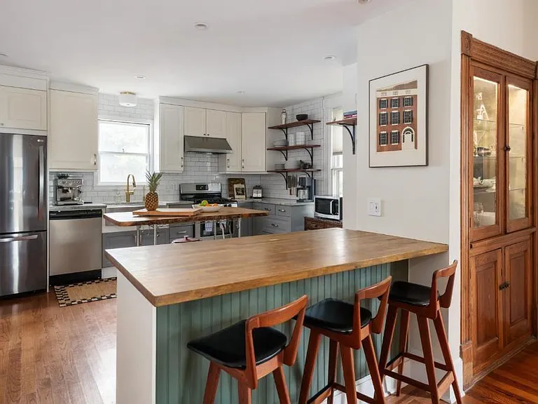 307 Georgia Ave SE — Photo 26