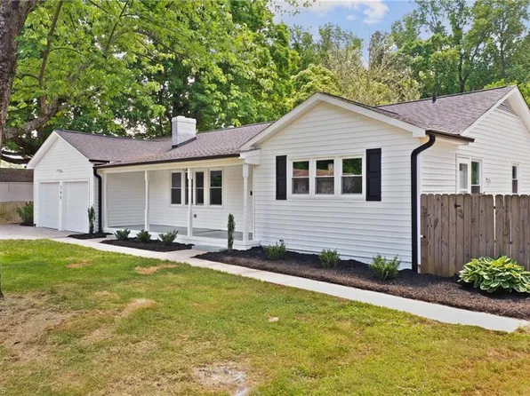 568 Tobaccoville Rd, Rural Hall, NC 27045