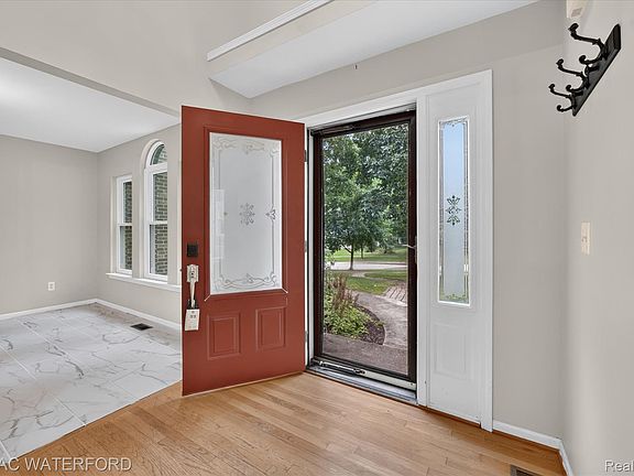 4th image of 4380 Red Oak Blvd