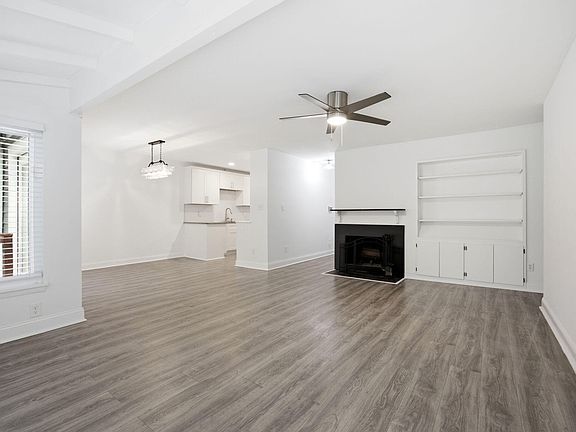 2nd image of 5703 Willowbrook Dr