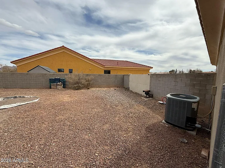 2932 E Acacia Ct — Photo 40