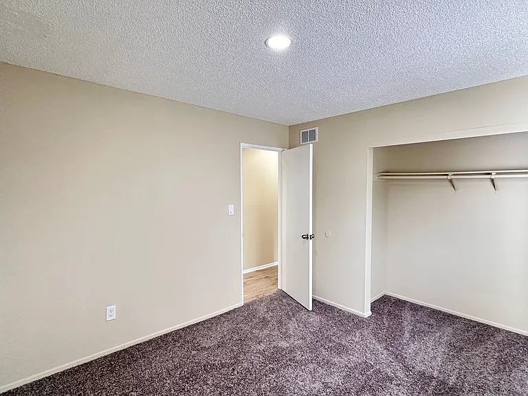 6540A — Photo 15