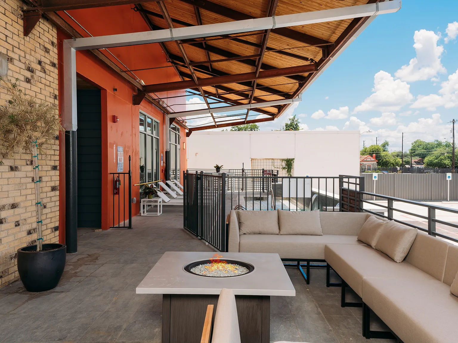 Gallery Lofts: Modern Living in Southtown — Photo 4