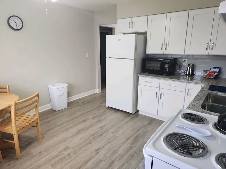 536 S Schroeder Ave #2 — Photo 5