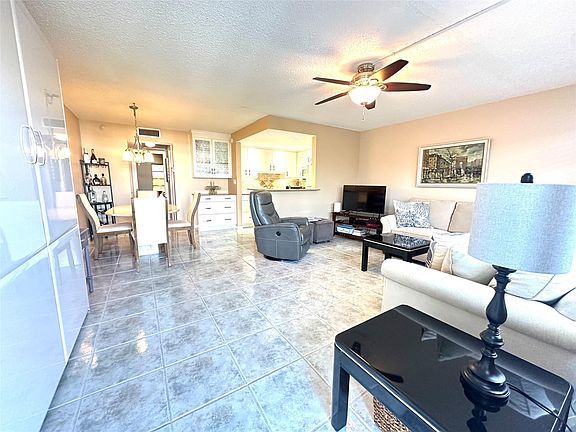 3rd image of 3116 Cambridge #3116