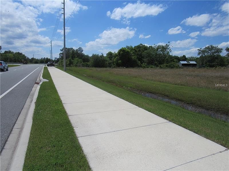 2nd image of 400 W New Nolte Rd