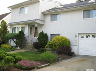1816 Roosevelt Ave, Bellmore, NY 11710