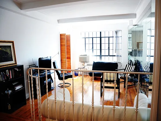 Sold by Aclawrence | media 14