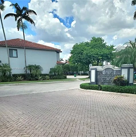 7834 Catalina Cir — Photo 1
