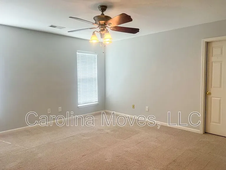 223 Spring Crossing Cir — Photo 13