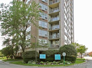 3925 Triumvera Dr #A2F, Glenview, IL 60025