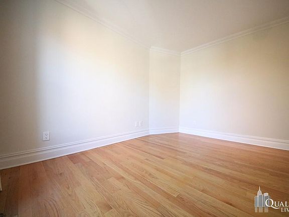 4th image of 10 Morton St APT 6B