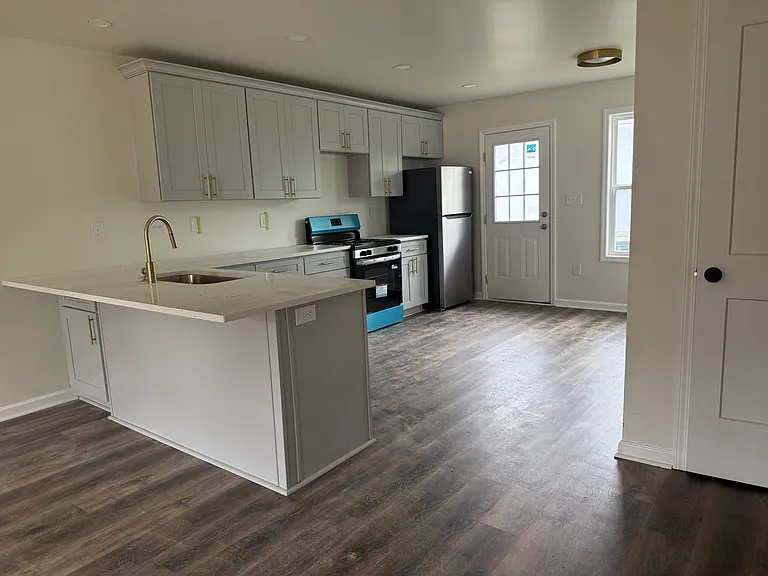 212 Reich St — Photo 4