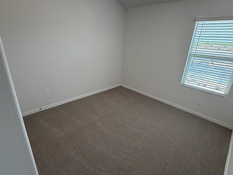 2203 Rannoch St — Photo 12