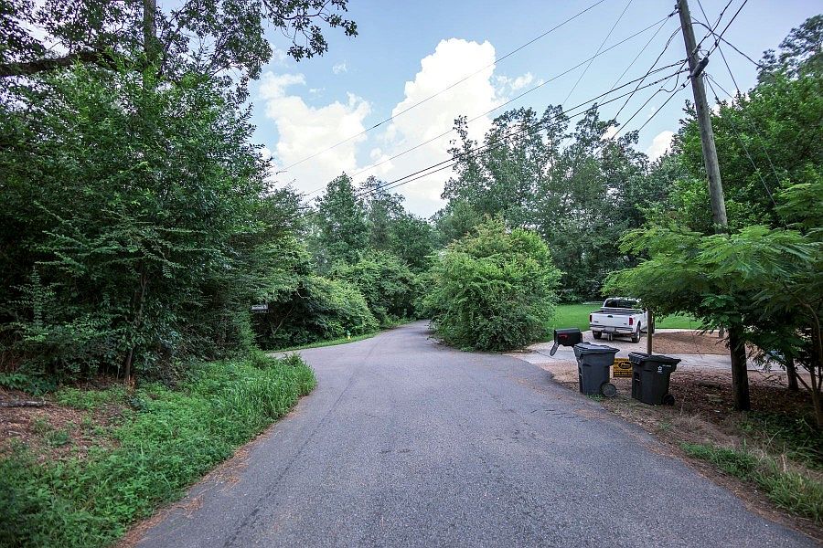 2nd image of 3363 Mountainside Rd