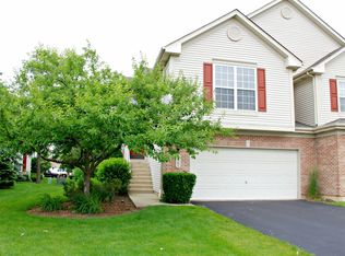 821 Crossing Way #30, Saint Charles, IL 60174