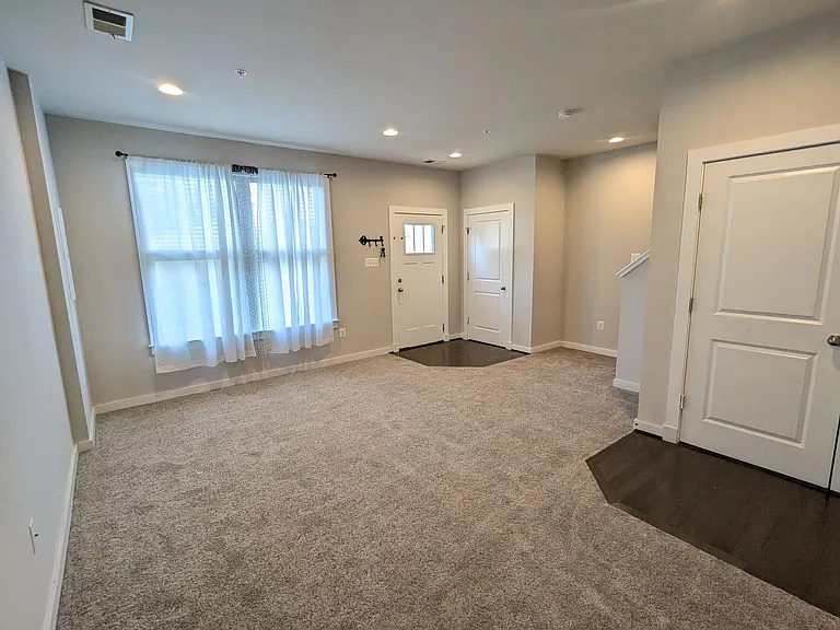 1129 Lawler Dr — Photo 4