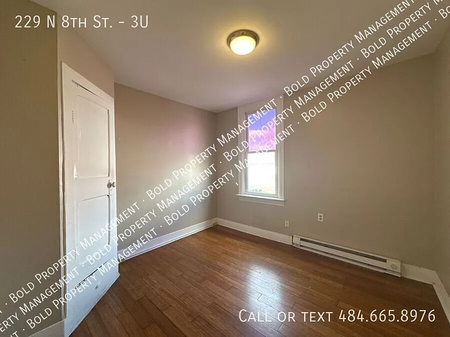 One Room Rental — Photo 1