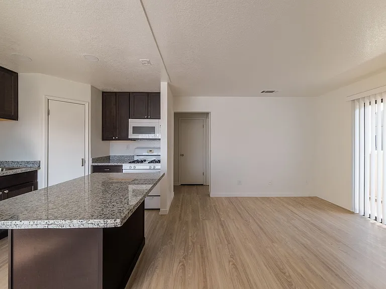 Manteca Golf & Tennis Villas — Photo 9