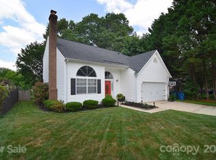 11000 Ballards Pond Ln, Matthews, NC 28105