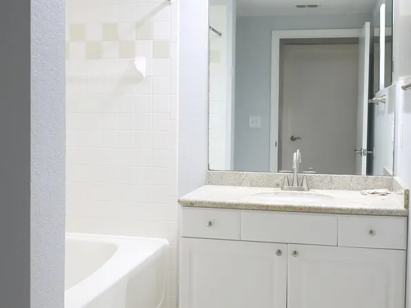 501-1119A S Moody Ave, Tampa, FL 33609