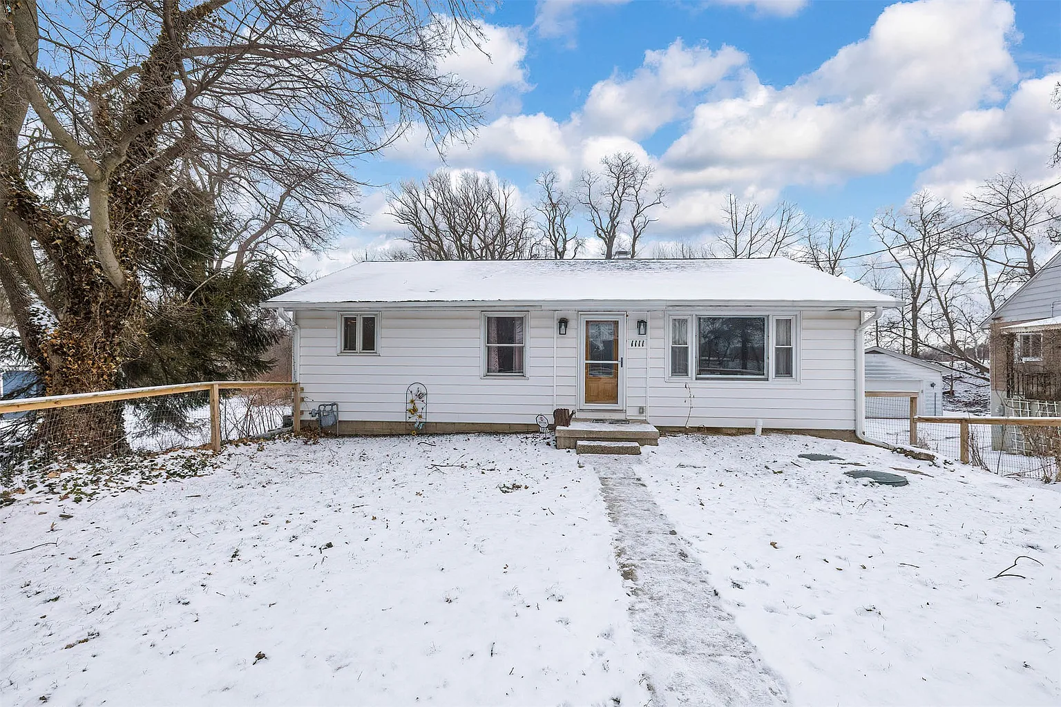 1111 Bartlett Rd photo 1