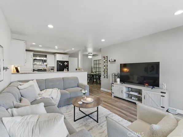 363 Newport Ave Unit 102, Long Beach, CA 90814