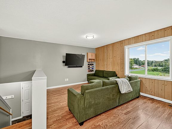 2nd image of 801 3rd St SE