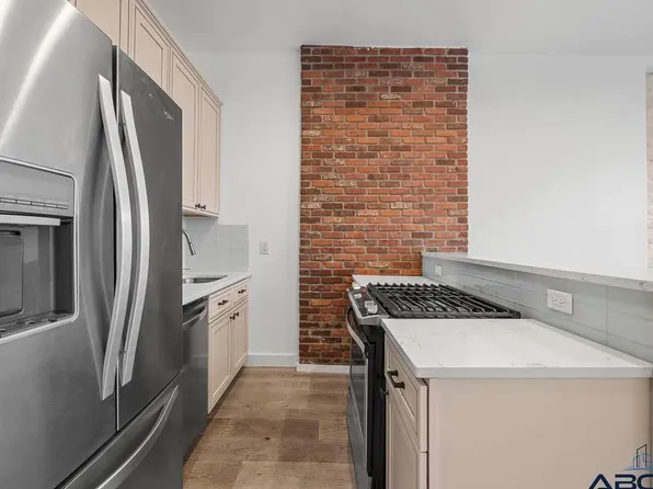 841 Willoughby Avenue image 7 of 13