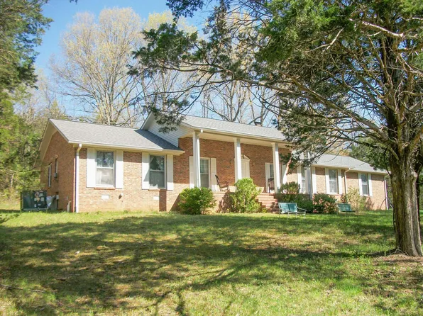 631 N Lassiter Barker Rd, Readyville, TN 37149