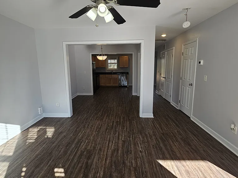 527 Walter St #527 — Photo 4