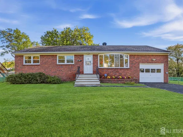 45 N Laurel Ave, Iselin, NJ 08830
