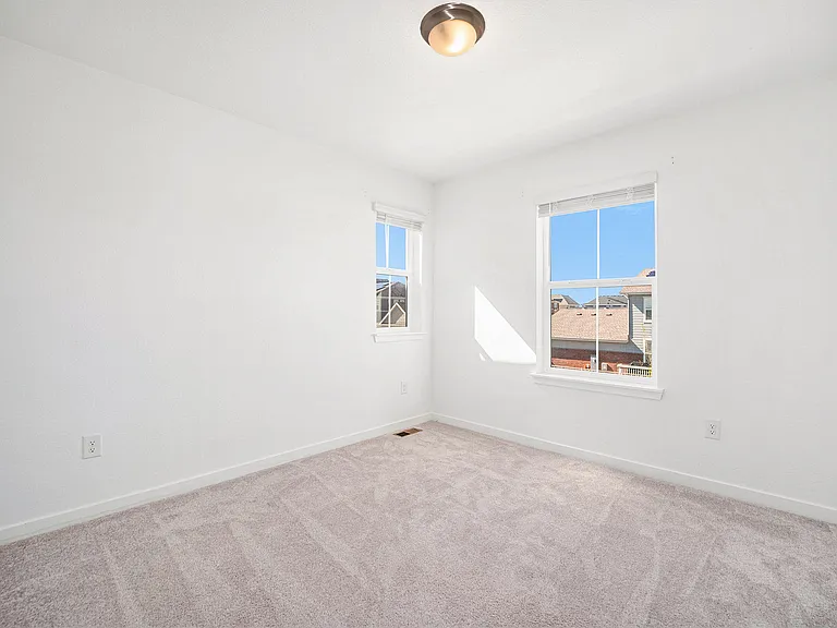 1661 Drake Aly — Photo 13