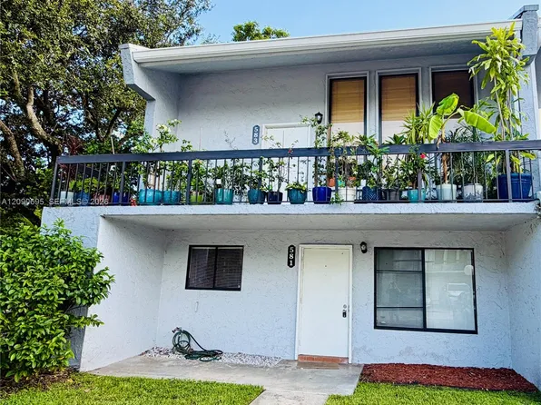 581 N University Dr #36, Plantation, FL 33324