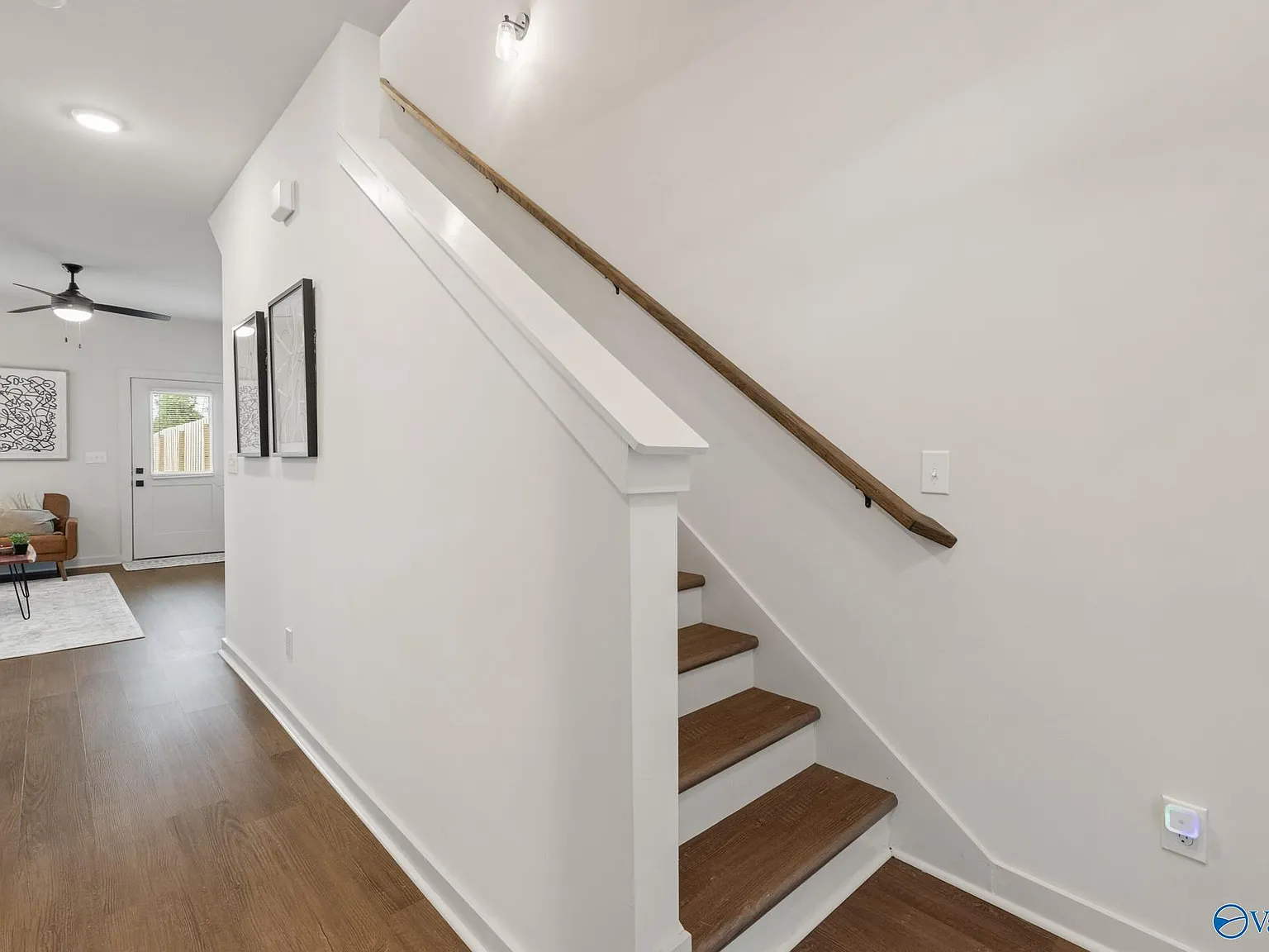 3 bed, 3.0 bath, 1529 sqft, $2,050 — Photo 3