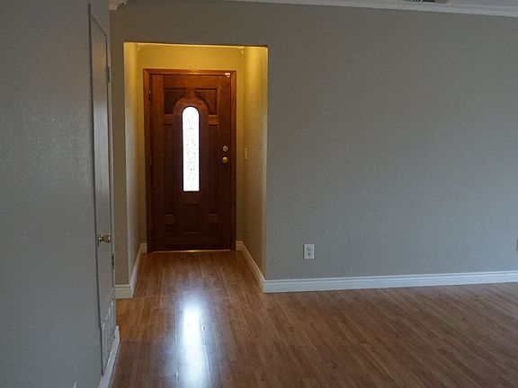 2nd image of 31 La Jacque Ct