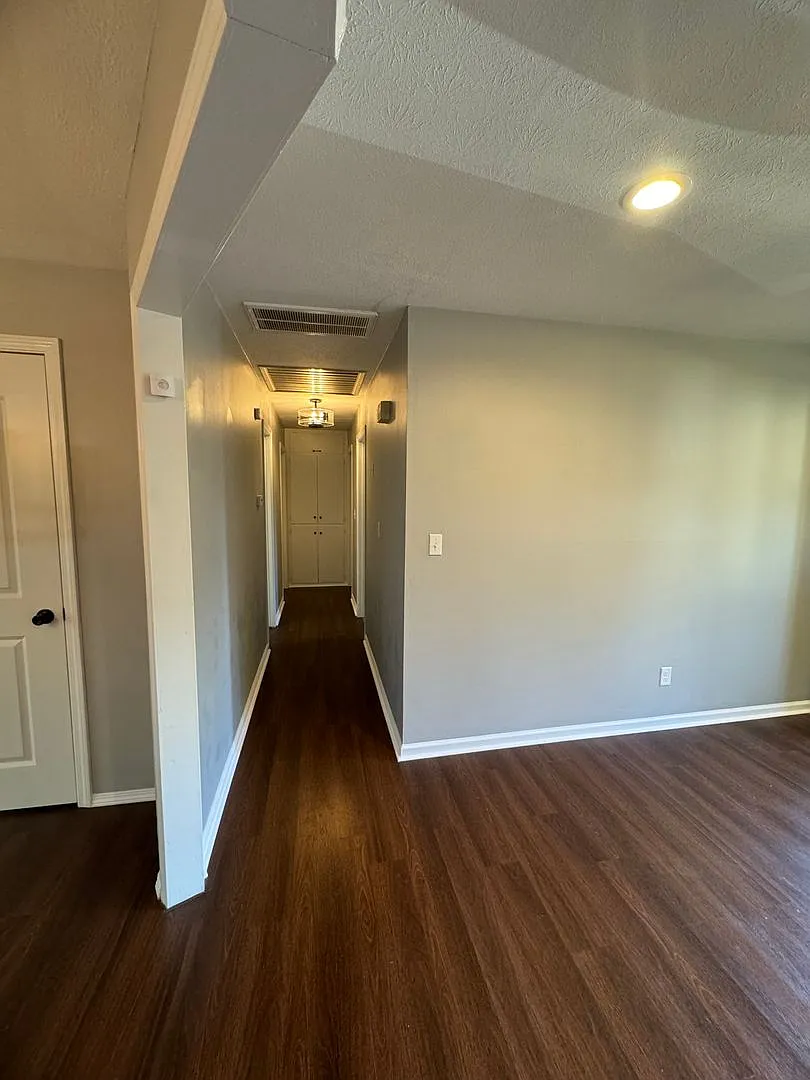Beautiful 3 Bed, 2 Bath Home in Southeast Springfield! — Photo 4