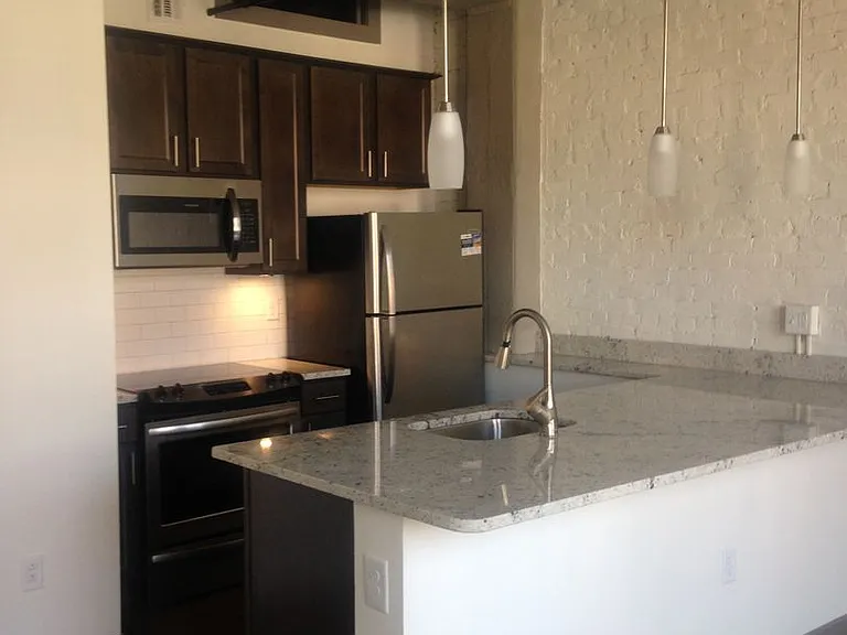 River Lofts West — Photo 22