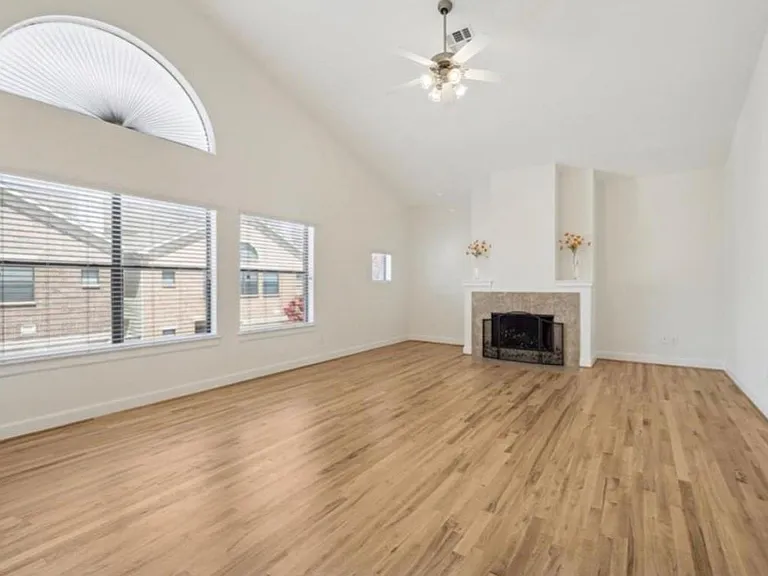 650 Westcross St #3 — Photo 8