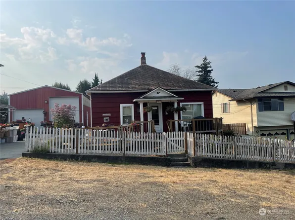 742 Bell Street, Edmonds, WA 98020