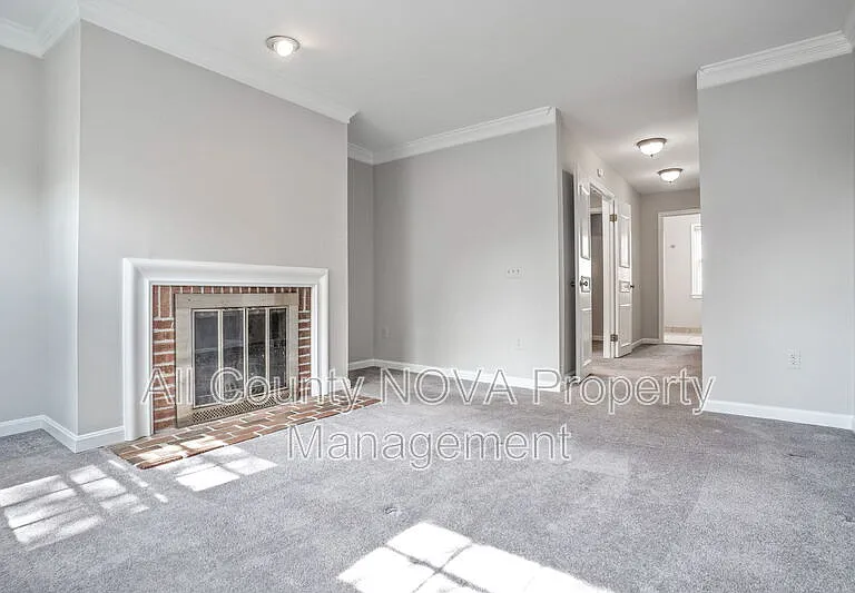 1203 Michigan Ct — Photo 23