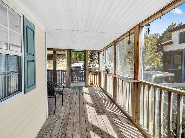 1449 Suncrest St — Photo 5