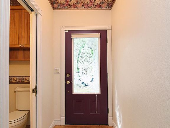3rd image of 1209 SE Sherrett St